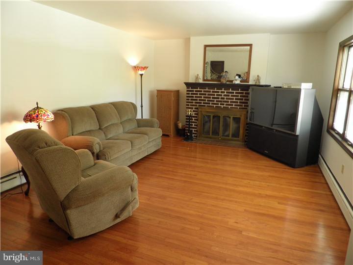 75 Blackwell Road Pennington, NJ 08534 - Photo 4 of 15 Gallery Image 4