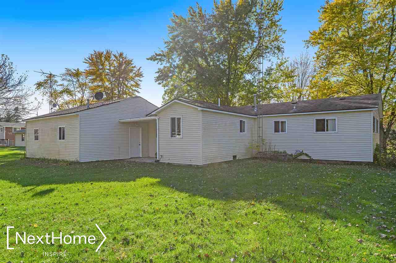11202 North Nichols Road Montrose, MI 48457 - Photo 4 of 23 50027850-3.JPG