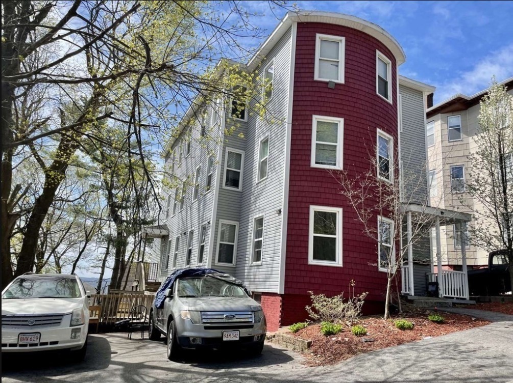 53 Merrifield Street Worcester, MA 01605 - Photo 2 of 27