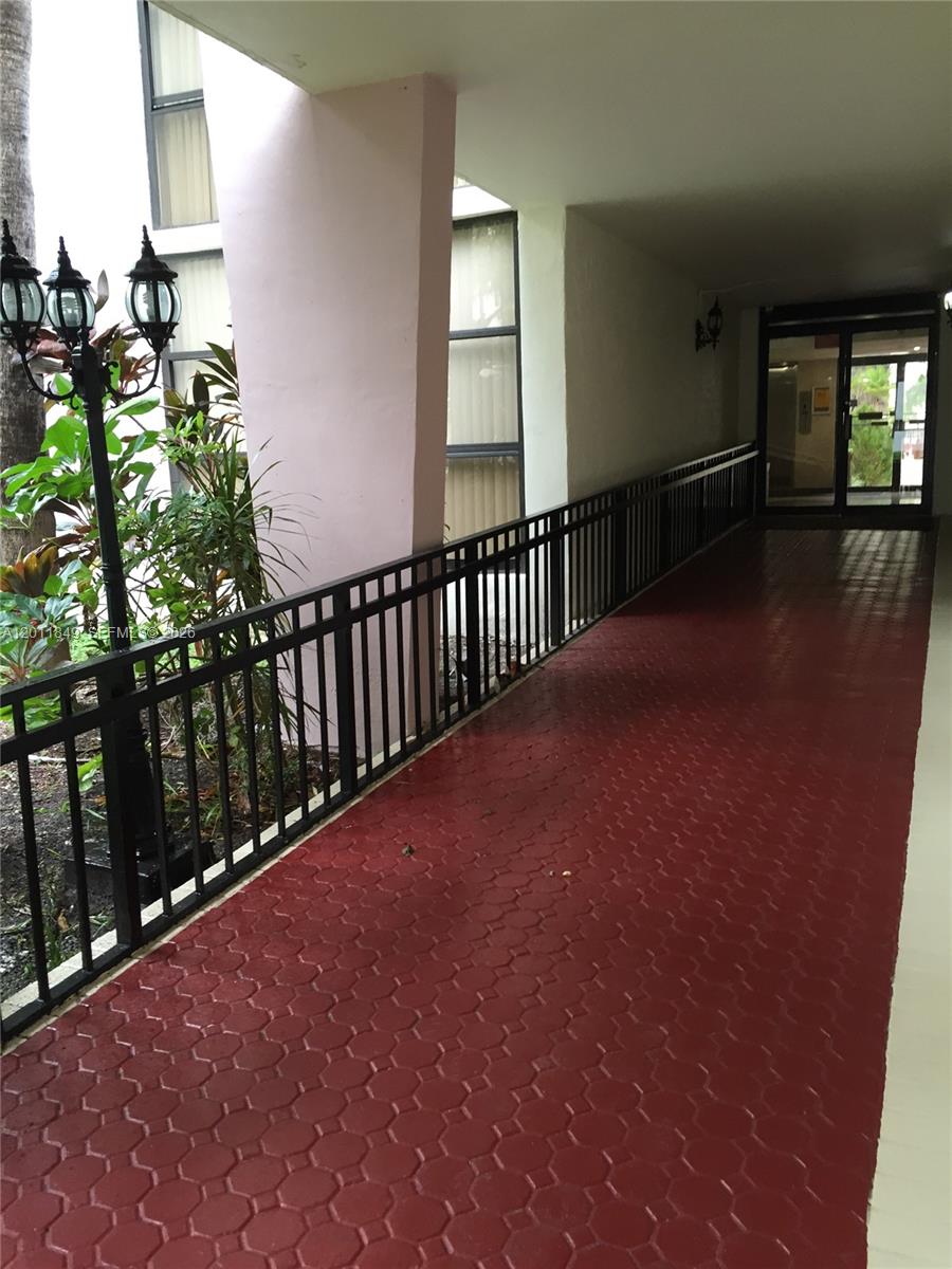 17011 North Bay Road, Unit 918 Sunny Isles Beach, FL 33160 - Photo 5 of 21 a view of a balcony