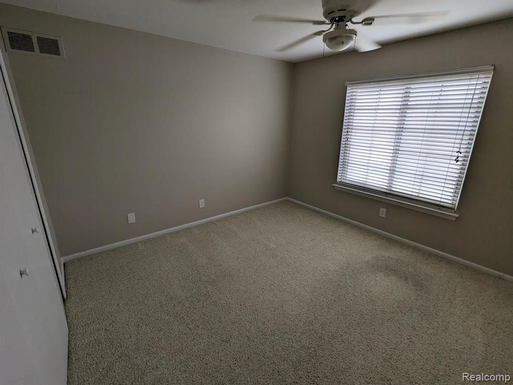 29628 Middlebelt Road, Unit 2701 Farmington, MI 48334 - Photo 8 of 12
