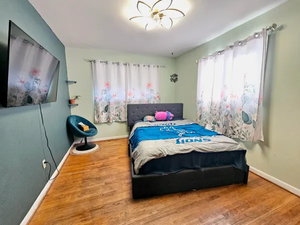 $200,000 | 32330 Grandview Avenue, Westland, MI 48186