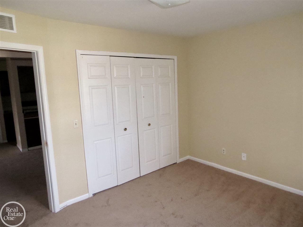 29832 Utica Road Roseville, MI 48066 - Photo 11 of 18