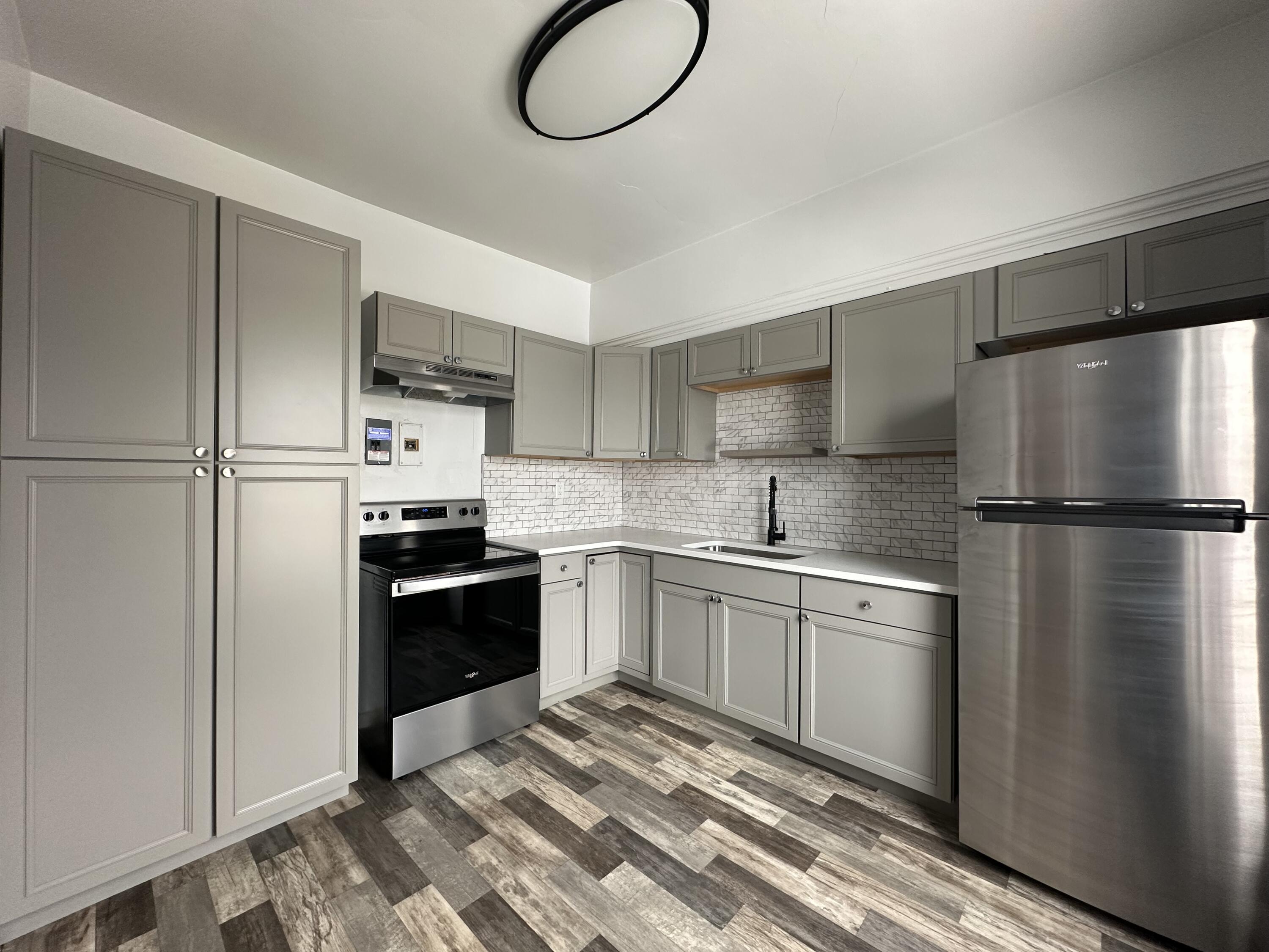 447 West Walnut Street Kalamazoo, MI 49007 - Photo 3 of 23 IMG_2385