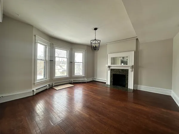 $1,200,000 | 447 West Walnut Street, Kalamazoo, MI 49007