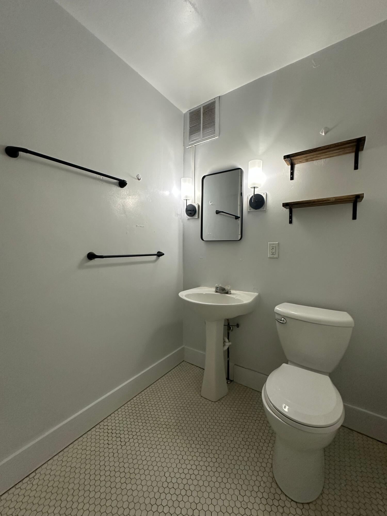 447 West Walnut Street Kalamazoo, MI 49007 - Photo 8 of 23 IMG_2388