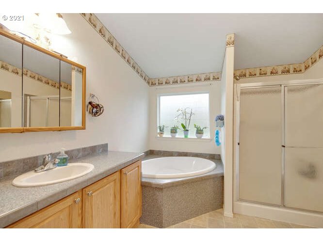 200 Southwest Watts Avenue Cascade Locks, OR 97014 - Photo 14 of 21 Gallery Image 14