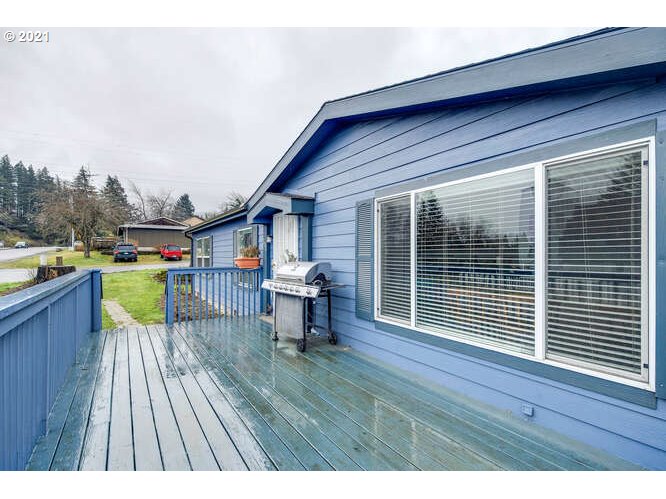 200 Southwest Watts Avenue Cascade Locks, OR 97014 - Photo 4 of 21 Gallery Image 4