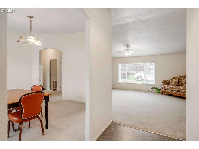 200 Southwest Watts Avenue Cascade Locks, OR 97014 - Photo 5 of 21 Gallery Image 5