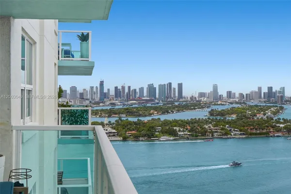 $1,100,000 | 650 West Avenue, Unit 2612, Miami Beach, FL 33139