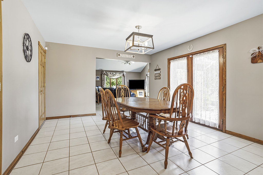 705 Ridgefield Road New Lenox, IL 60451 - Photo 11 of 35