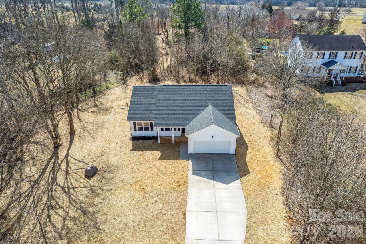 1603 Lewis Farm Road Kings Mountain, NC 28086 - Photo 2 of 34