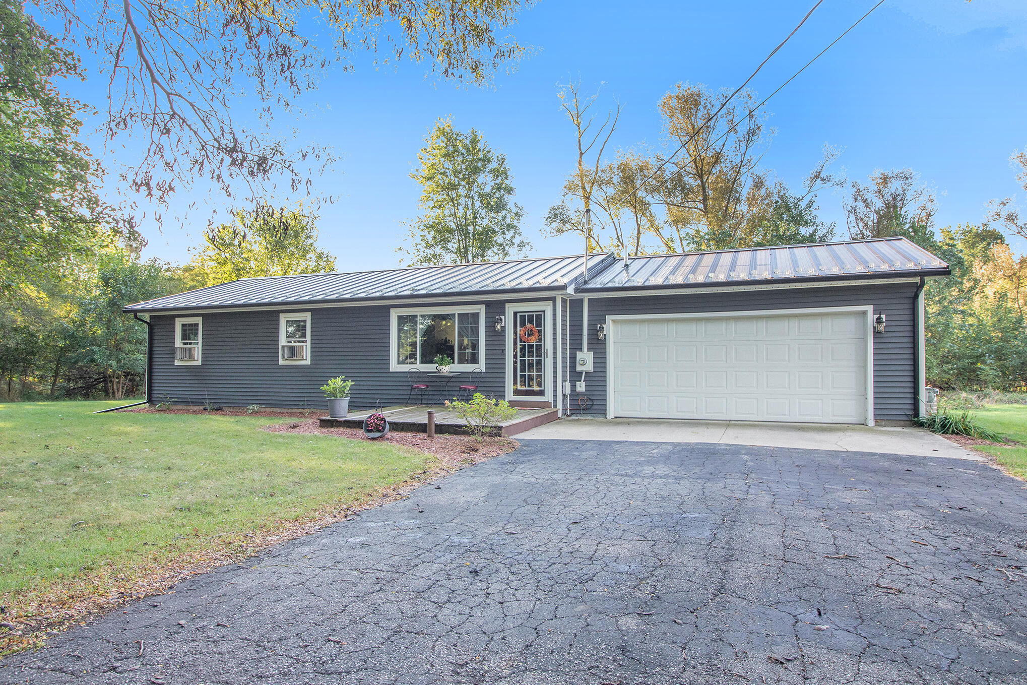 139 Boadway Street Spring Arbor, MI 49283 - Photo 2 of 25 IMG_0131
