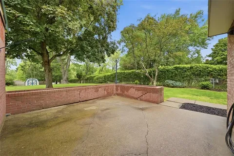 $450,000 | 139 East Edgewood Drive, Canonsburg, PA 15317