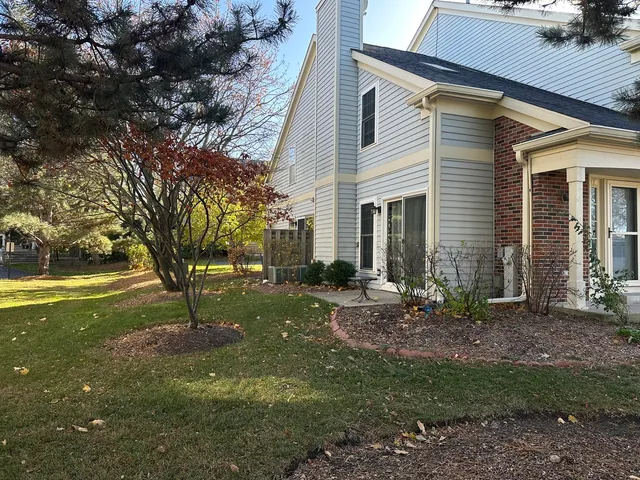 $2,499 | 1063 Stillwater Road, Unit 1063, Elgin, IL 60120