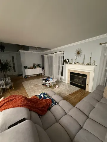 $2,499 | 1063 Stillwater Road, Unit 1063, Elgin, IL 60120