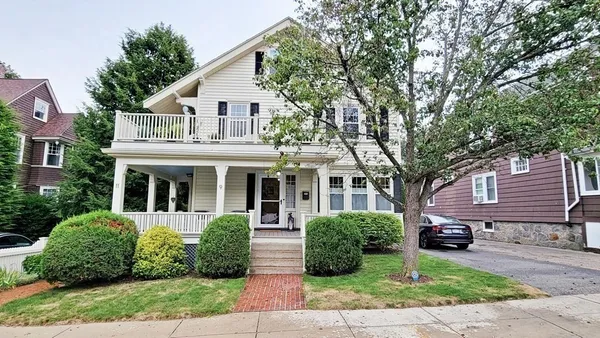 $3,100 | 9 Avalon Road, Unit 1, Boston, MA 02132