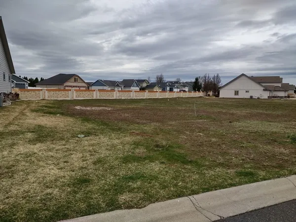 $206,000 | 1109 North Country Club Drive, Unit S 35 & 36, Deer Park, WA 99006