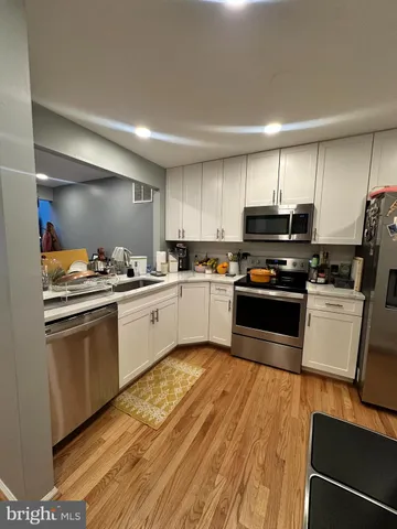 $2,900 | 2504 South Walter Reed Drive, Unit 2, Arlington, VA 22206