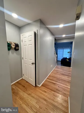 $2,900 | 2504 South Walter Reed Drive, Unit 2, Arlington, VA 22206