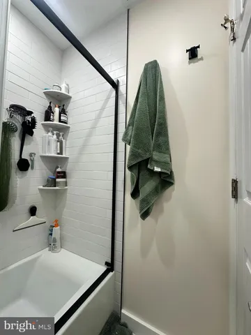 $2,900 | 2504 South Walter Reed Drive, Unit 2, Arlington, VA 22206