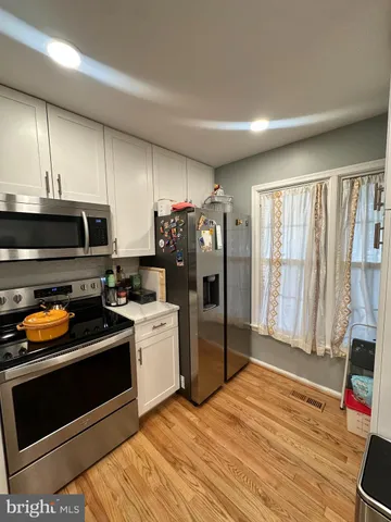$2,900 | 2504 South Walter Reed Drive, Unit 2, Arlington, VA 22206