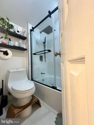 $2,900 | 2504 South Walter Reed Drive, Unit 2, Arlington, VA 22206