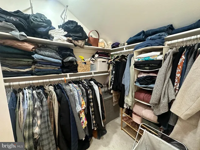 $2,900 | 2504 South Walter Reed Drive, Unit 2, Arlington, VA 22206