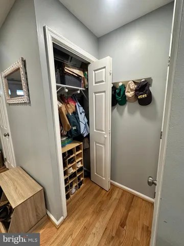 $2,900 | 2504 South Walter Reed Drive, Unit 2, Arlington, VA 22206