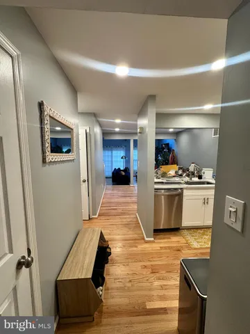 $2,900 | 2504 South Walter Reed Drive, Unit 2, Arlington, VA 22206