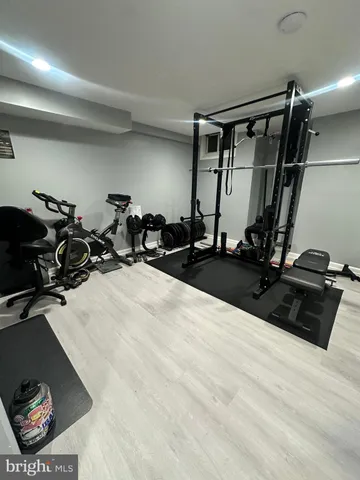 $2,900 | 2504 South Walter Reed Drive, Unit 2, Arlington, VA 22206