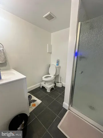 $2,900 | 2504 South Walter Reed Drive, Unit 2, Arlington, VA 22206