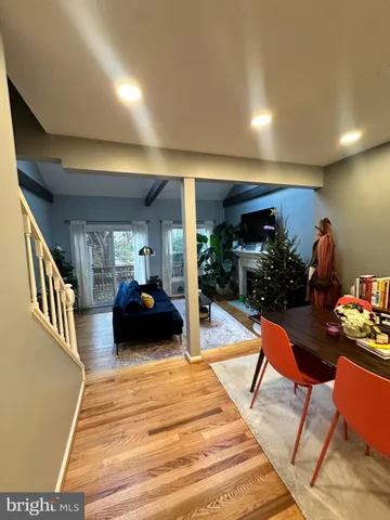 $2,900 | 2504 South Walter Reed Drive, Unit 2, Arlington, VA 22206