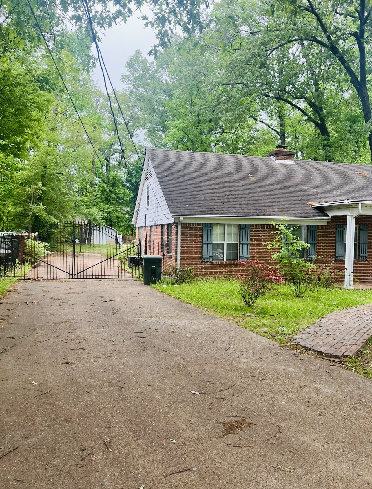 1040 Bluebird Road Memphis, TN 38116 - Photo 3 of 3 a view of outdoor space yard and front view of house
