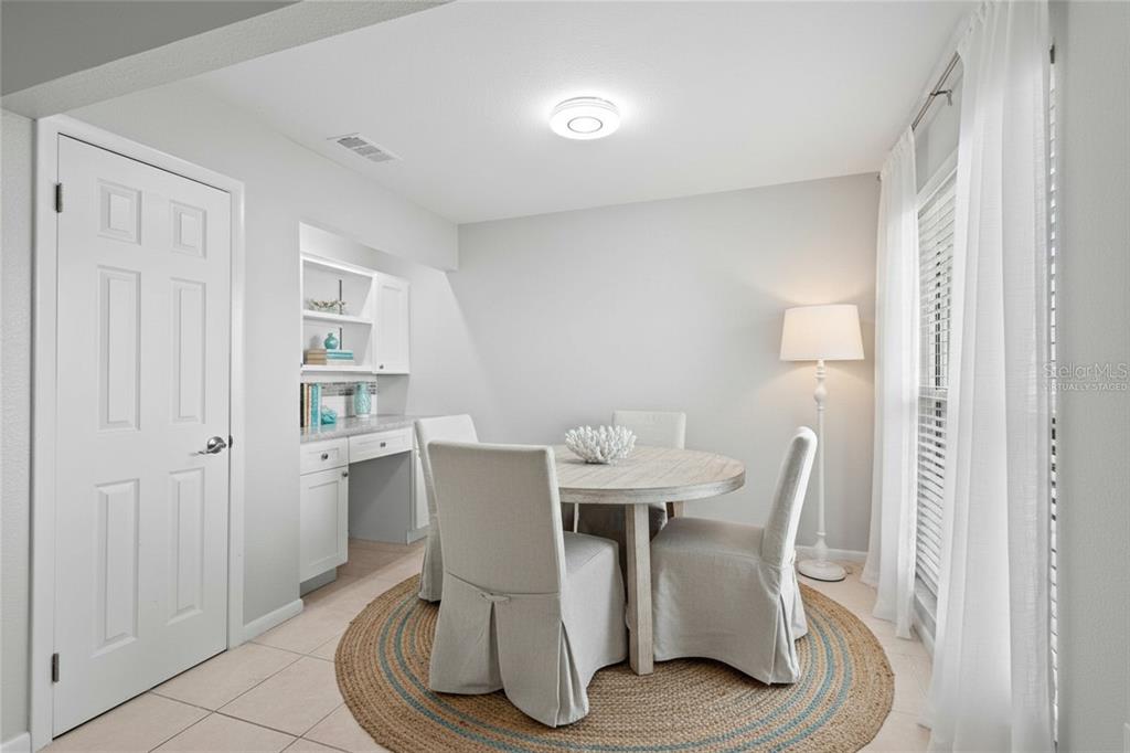 3801 42nd Street West Bradenton, FL 34205 - Photo 8 of 34 a view of a dining room with furniture