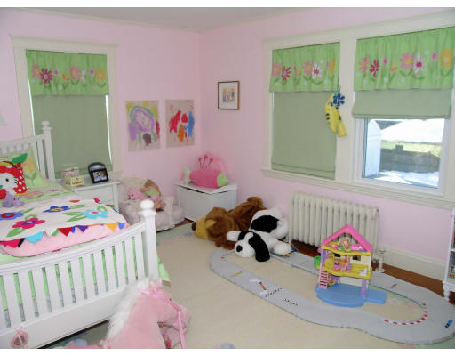 27 Raleigh Road Belmont, MA 02478 - Photo 8 of 9 Gallery Image 8