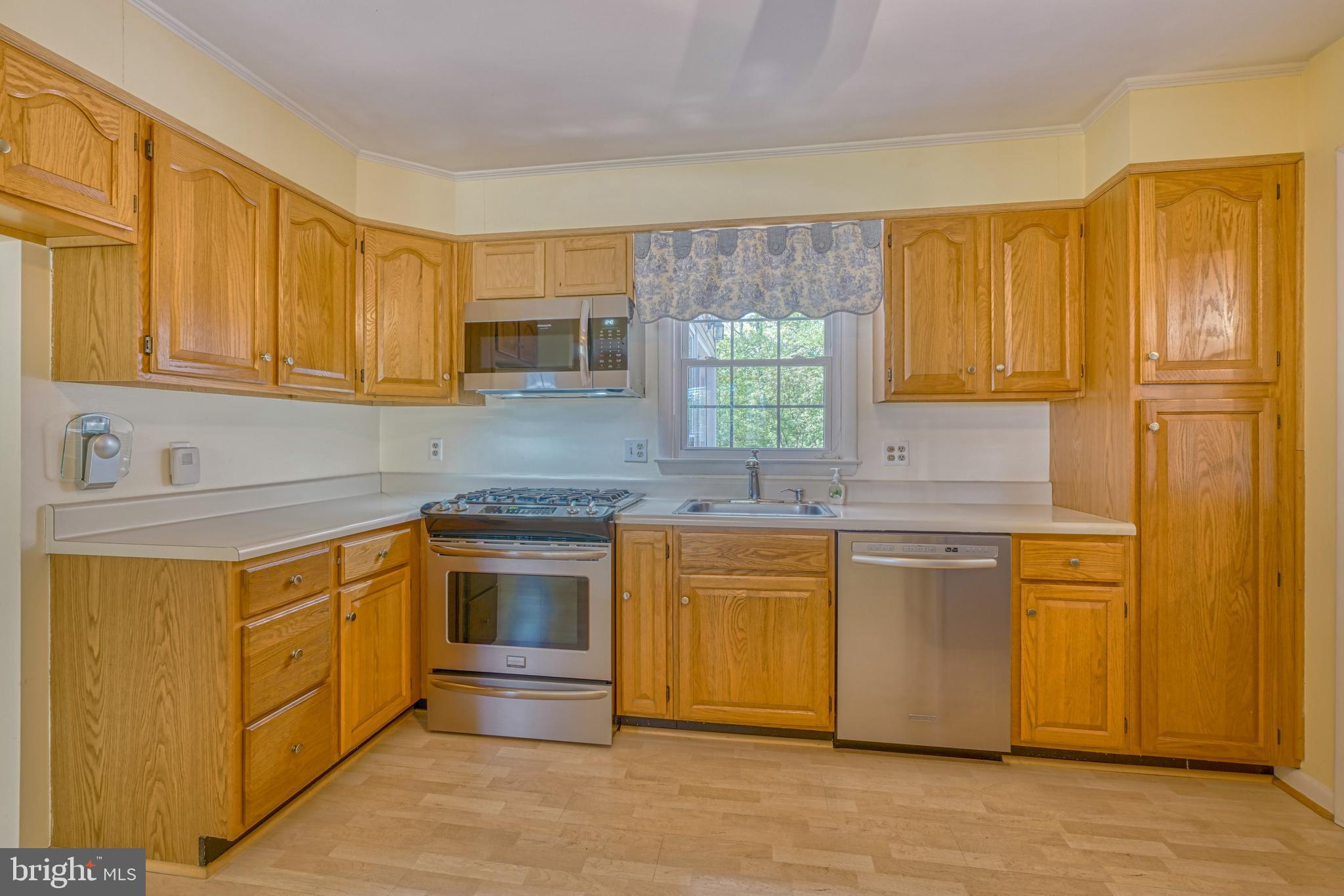 4830 Rollingtop Road Ellicott City, MD 21043 - Photo 12 of 65 Gallery Image 12