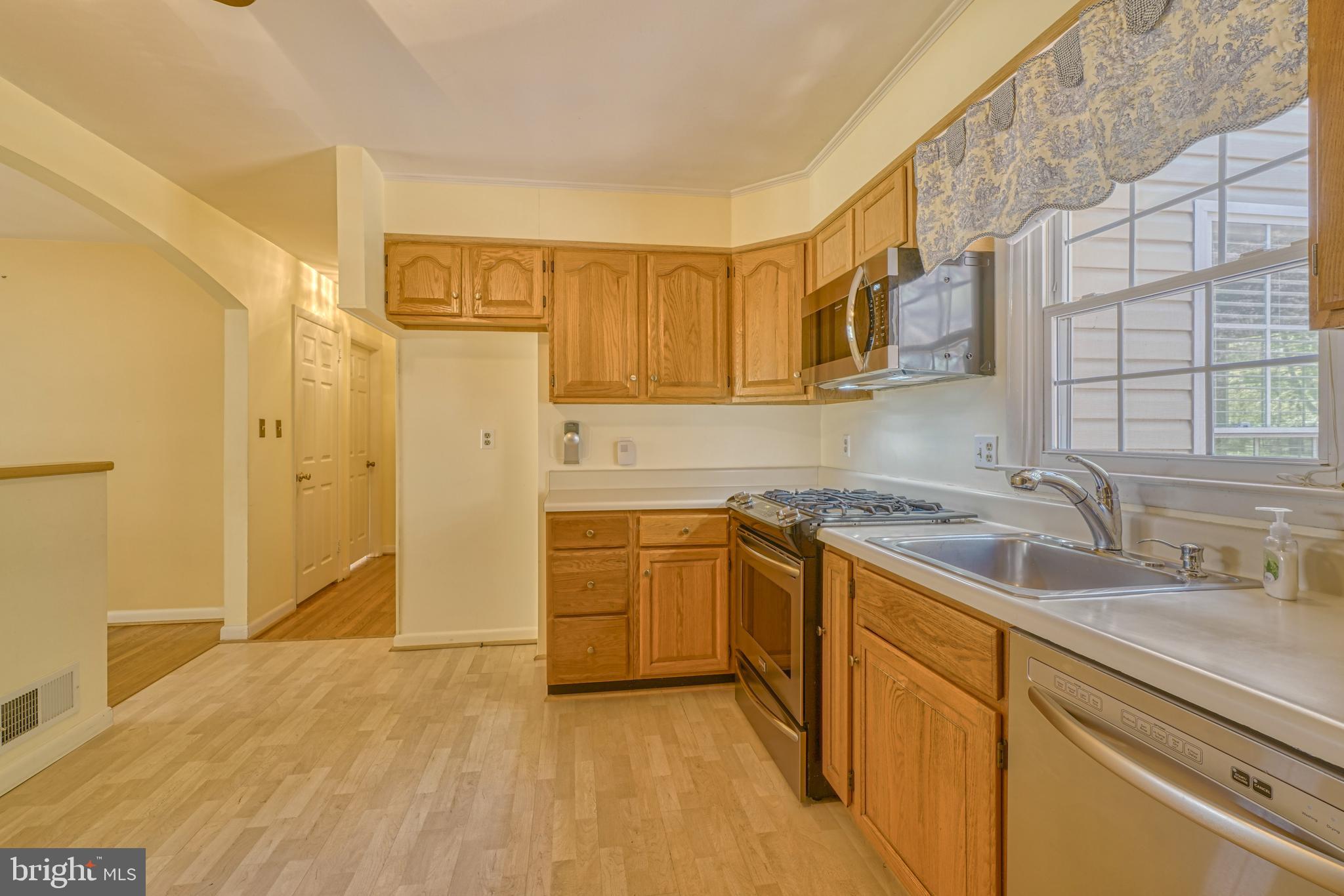 4830 Rollingtop Road Ellicott City, MD 21043 - Photo 14 of 65 Gallery Image 14