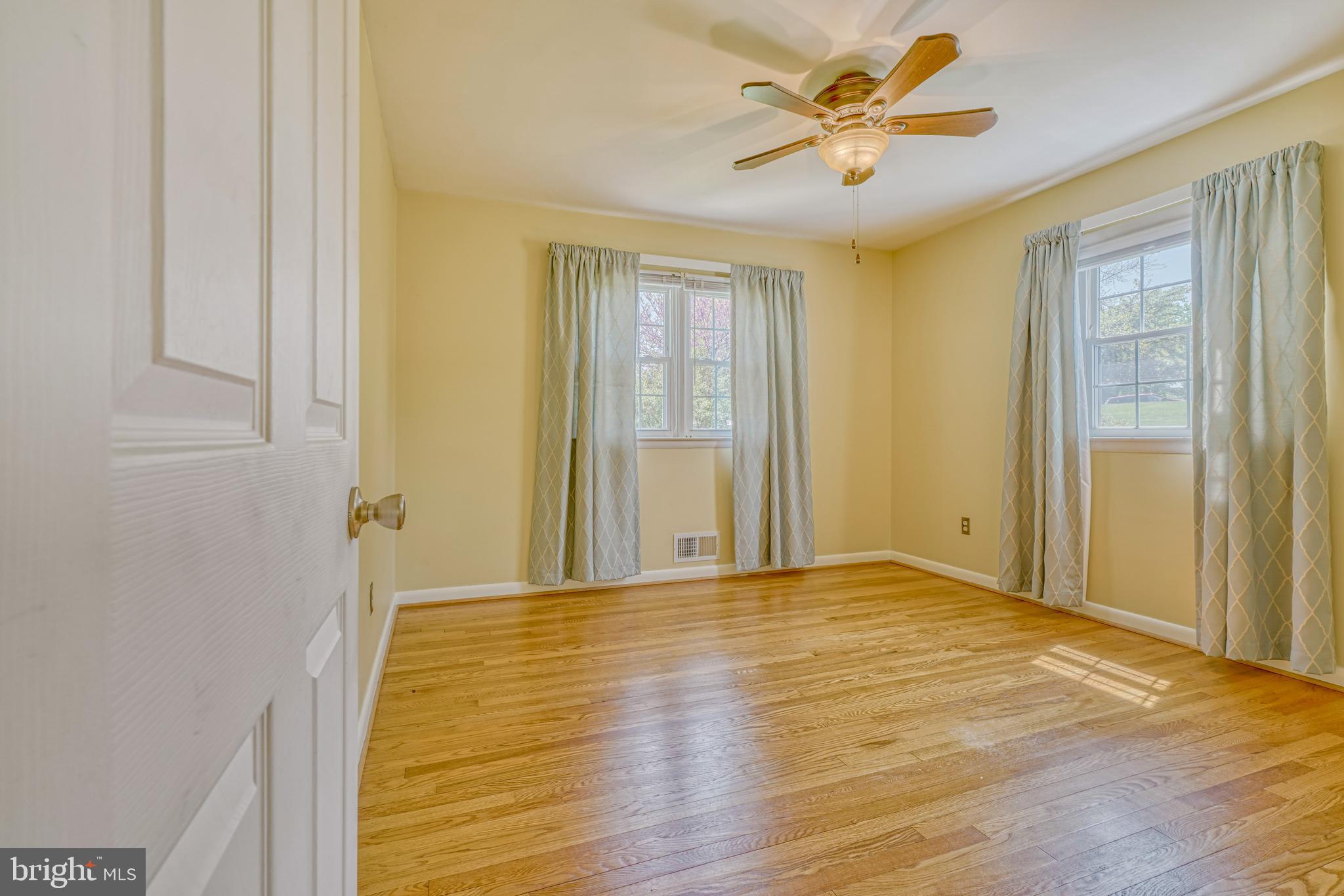 4830 Rollingtop Road Ellicott City, MD 21043 - Photo 15 of 65 Gallery Image 15