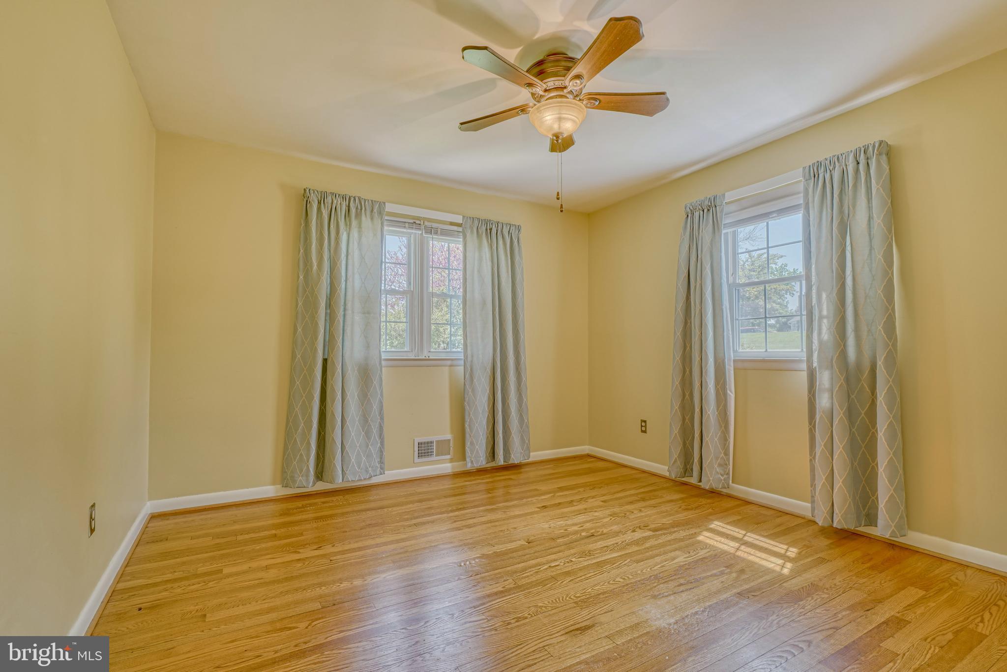 4830 Rollingtop Road Ellicott City, MD 21043 - Photo 16 of 65 Gallery Image 16