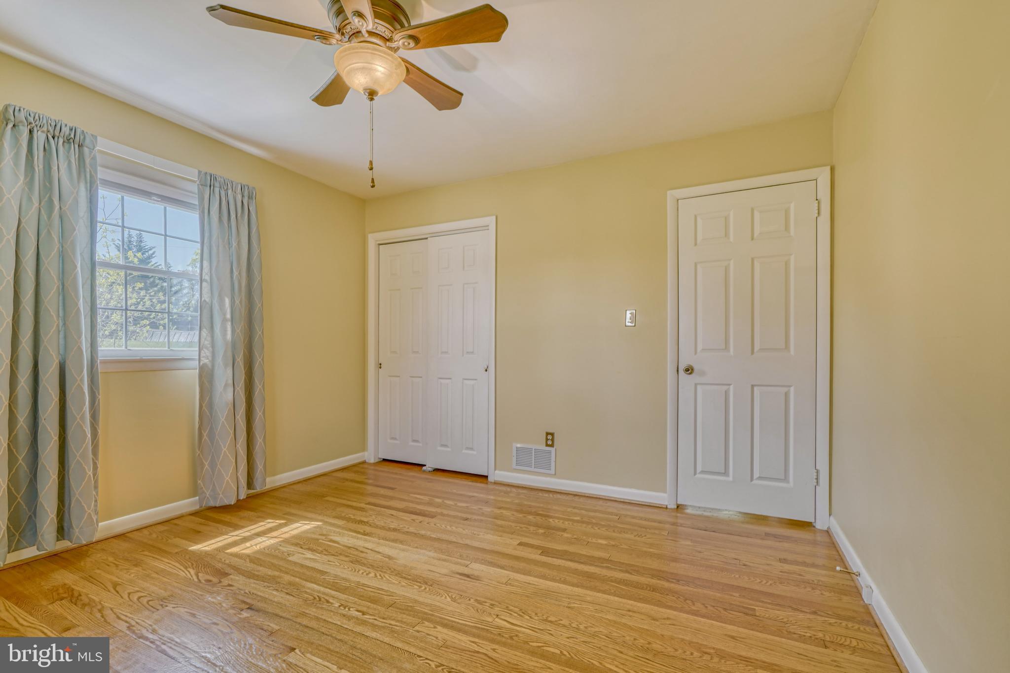 4830 Rollingtop Road Ellicott City, MD 21043 - Photo 17 of 65 Gallery Image 17