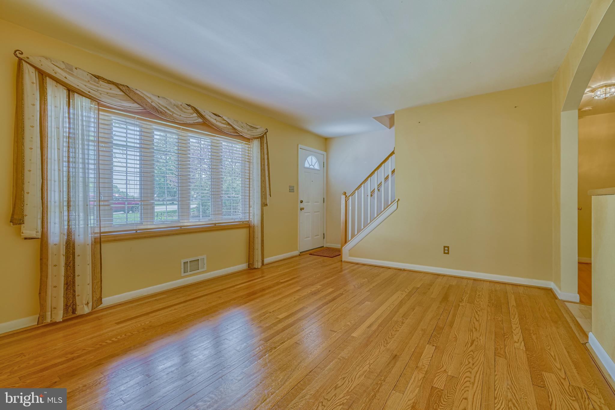 4830 Rollingtop Road Ellicott City, MD 21043 - Photo 6 of 65 Gallery Image 6