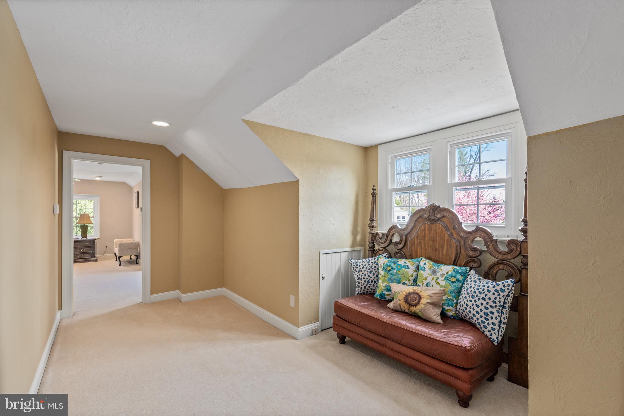 538 Sugartown Road Devon, PA 19333 - Photo 24 of 35 Sitting Area