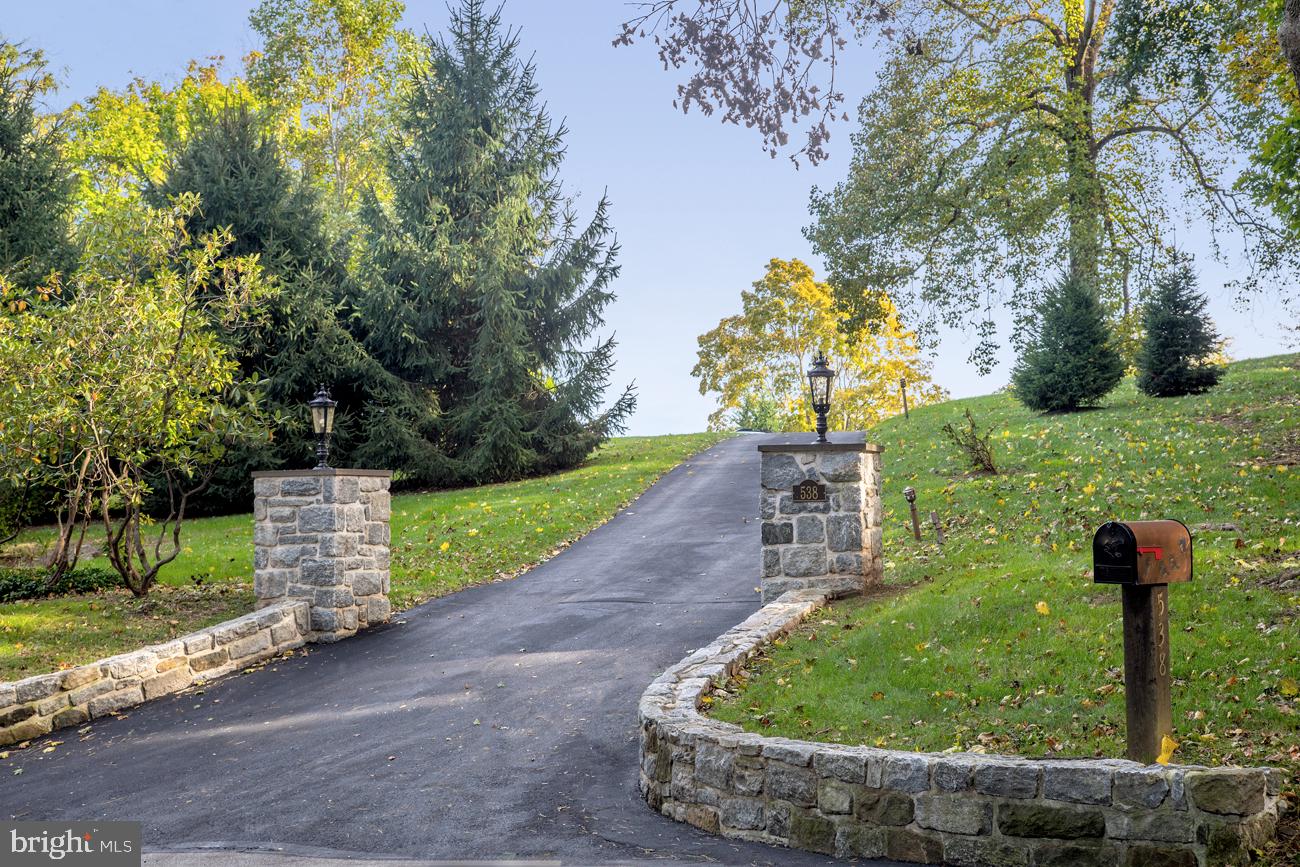 538 Sugartown Road Devon, PA 19333 - Photo 35 of 35 Driveway