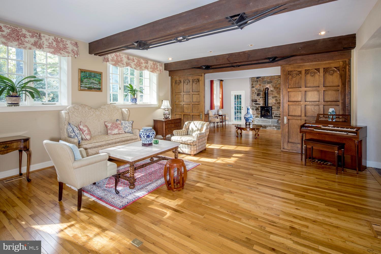 538 Sugartown Road Devon, PA 19333 - Photo 6 of 35 Living Room