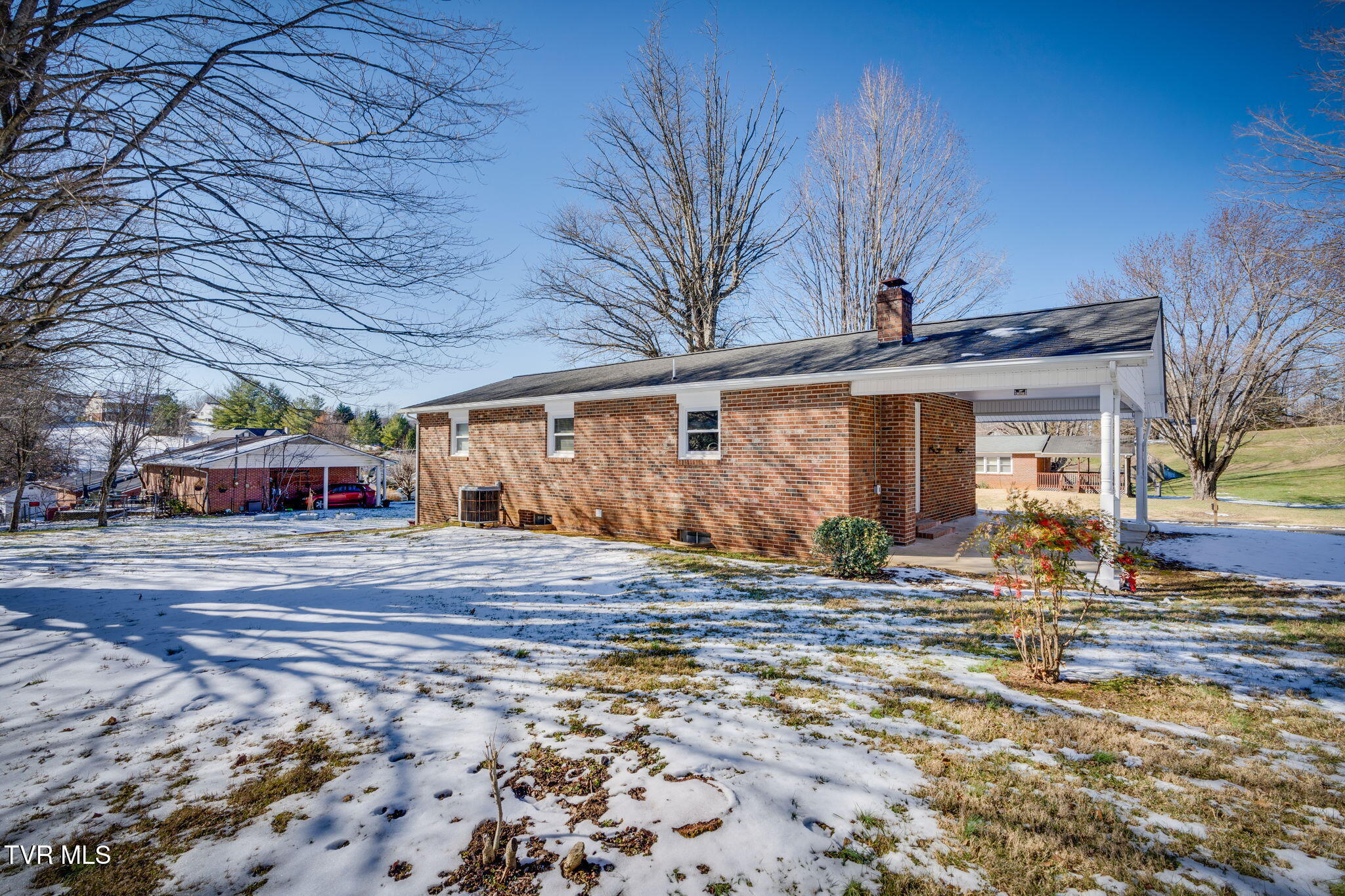 1527 Sun Valley Road Johnson City, TN 37604 - Photo 32 of 36 033