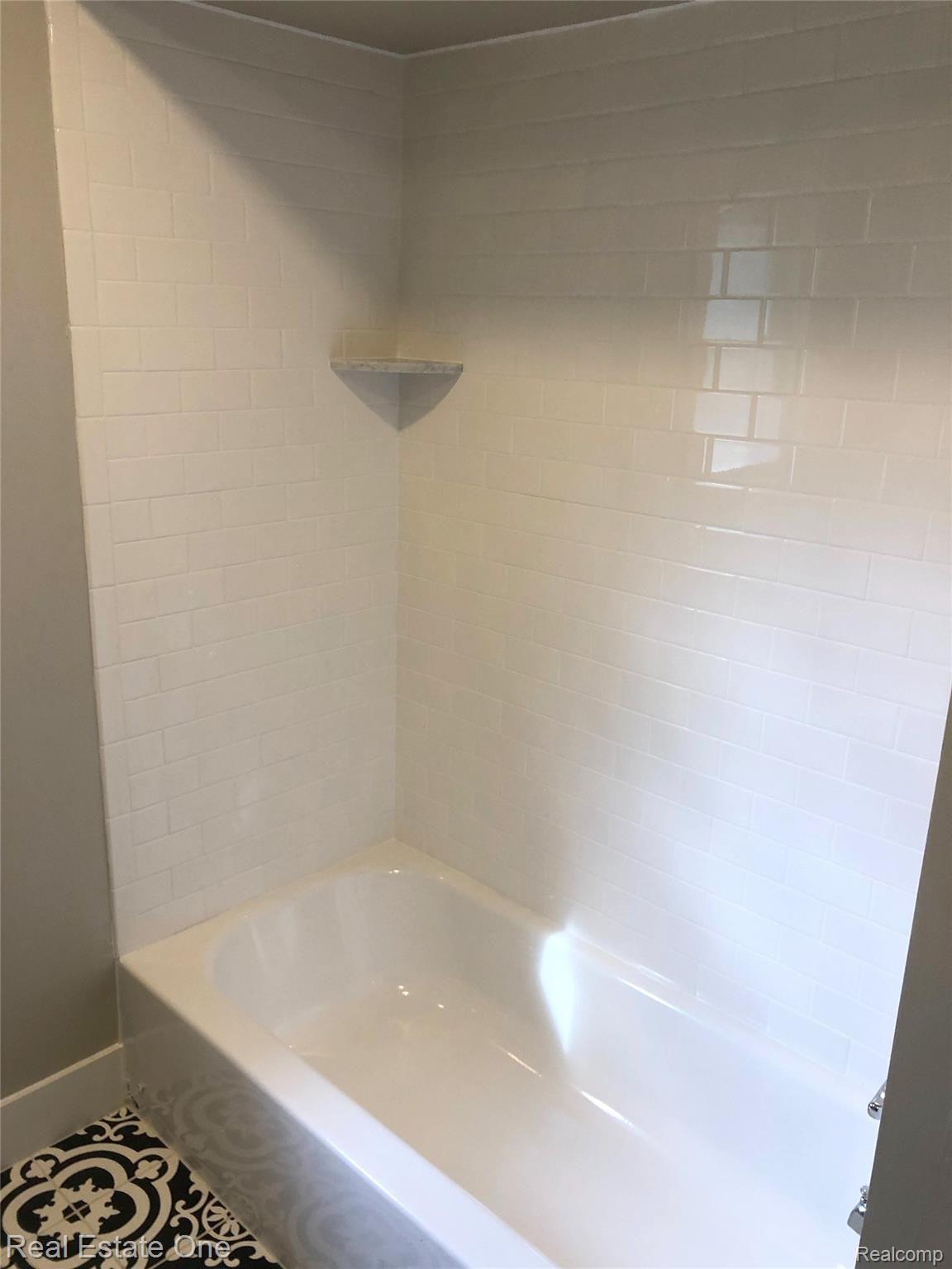 10425 Gordon Road Fenton, MI 48430 - Photo 18 of 35 14a.jpg