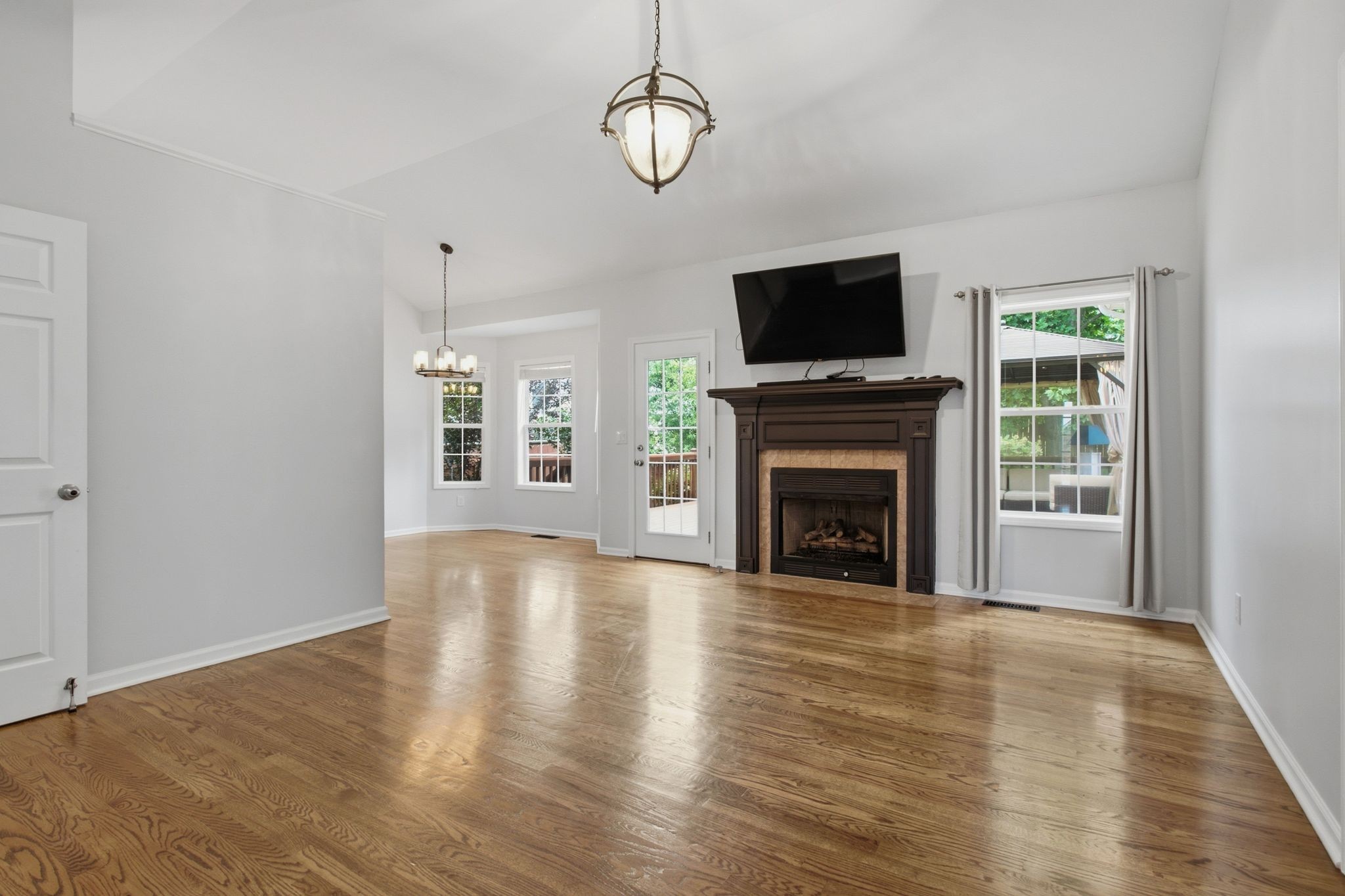 4014 Kristen Street Spring Hill, TN 37174 - Photo 7 of 36