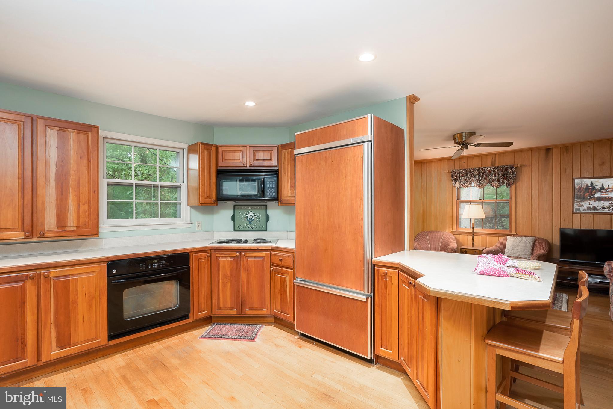 1628 Winchester Road Annapolis, MD 21409 - Photo 11 of 37 Kitchen w/breakfast nook