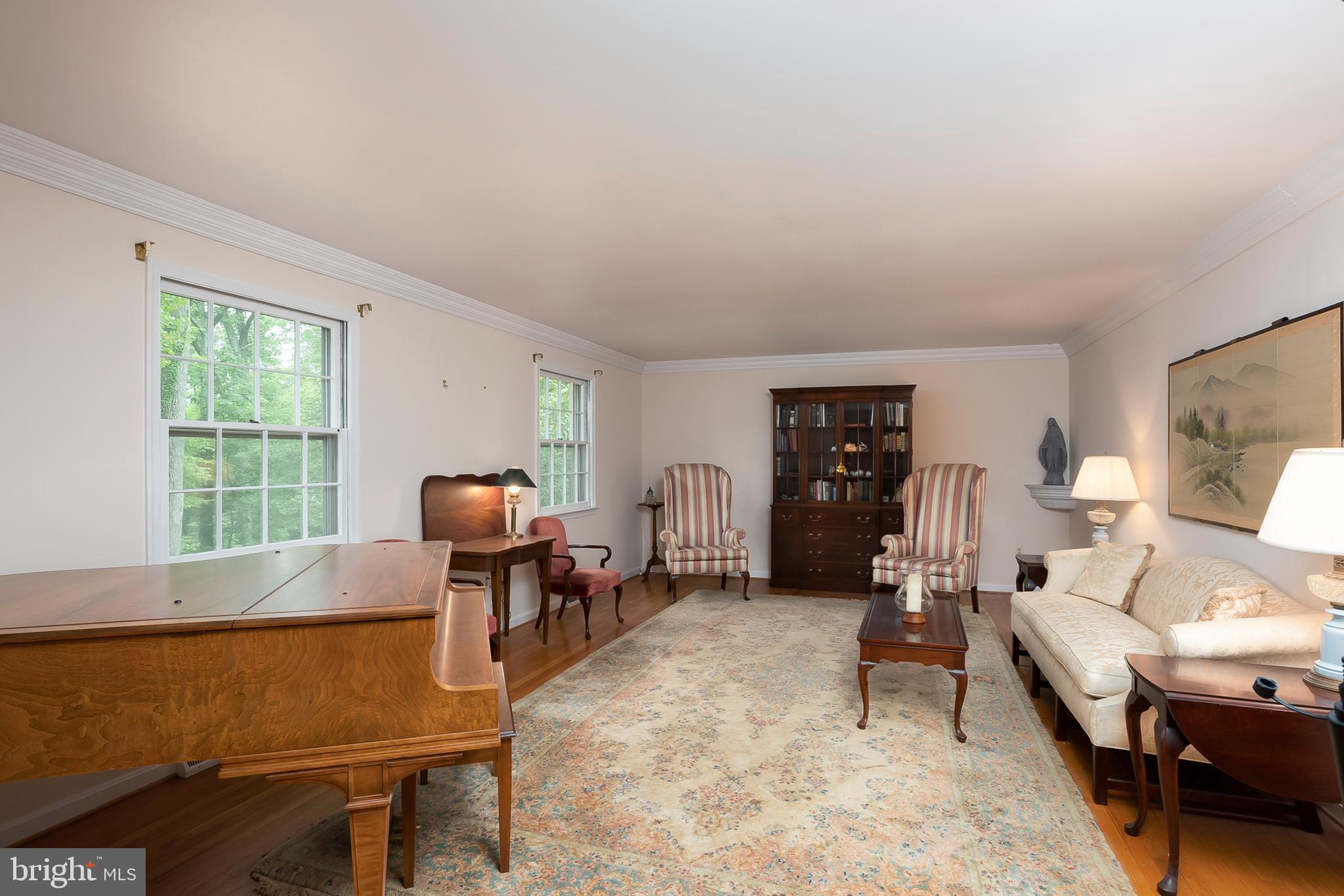 1628 Winchester Road Annapolis, MD 21409 - Photo 4 of 37 Oversized Living Room